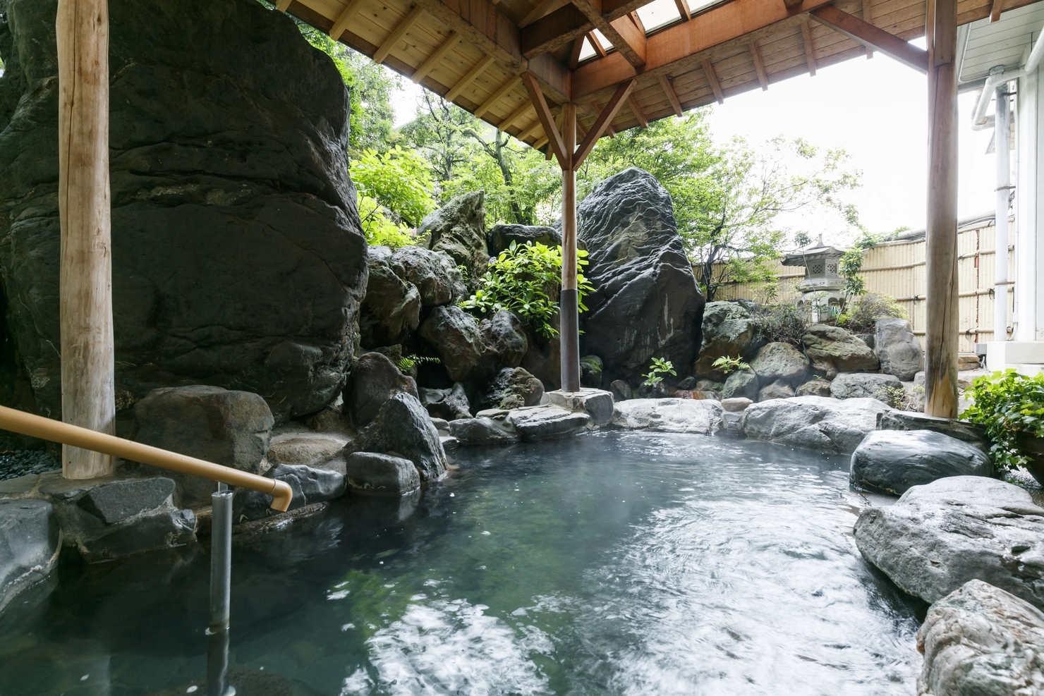 KOMATSU · KITAHACHI RYOKAN